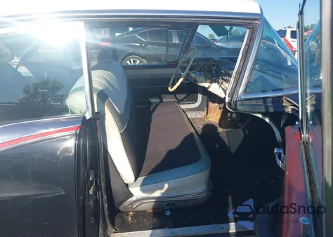 1957 Oldsmobile 98 z USA, uszkodzony, nr VIN D579L09050